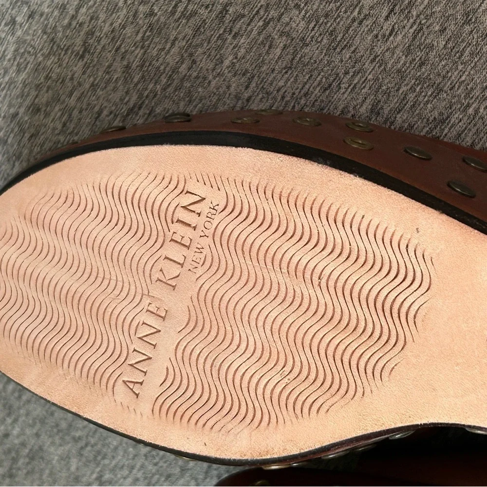 Anne Klein Leather Wedge Platforem Sandals w/ Metal Studs & Rings Sz 10